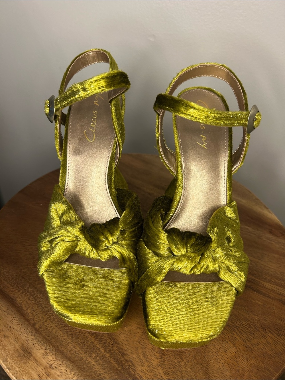 NWOT Jeffrey Campbell Olive Green Velvet Platform Heeled Sandals - Picture 3 of 6